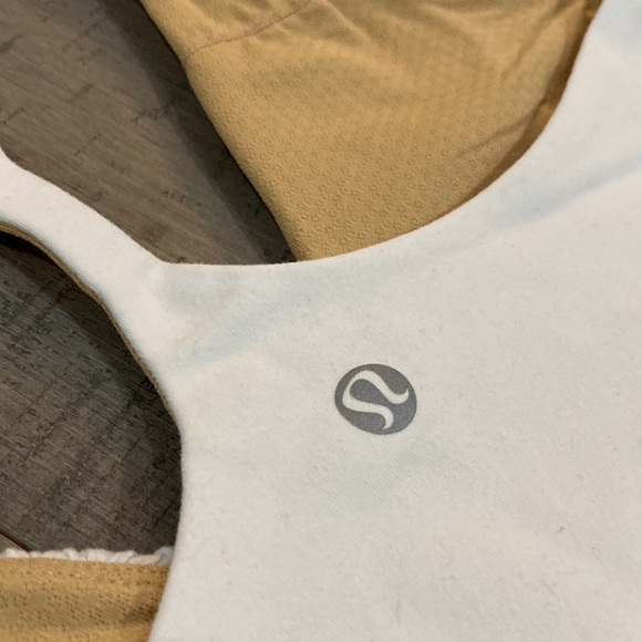 ⭐️ 2 for $10 OR $7 each ⭐️ Lululemon White ruched/cris-cross tank* US XS/US 3/4 - Picture 4 of 7